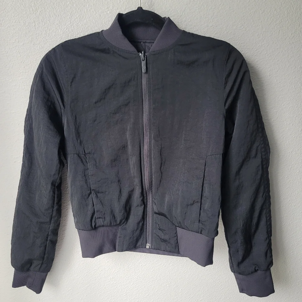 Lululemon Reversible Non-Stop Bomber Jacket LW4CBYS Size 2 In Black